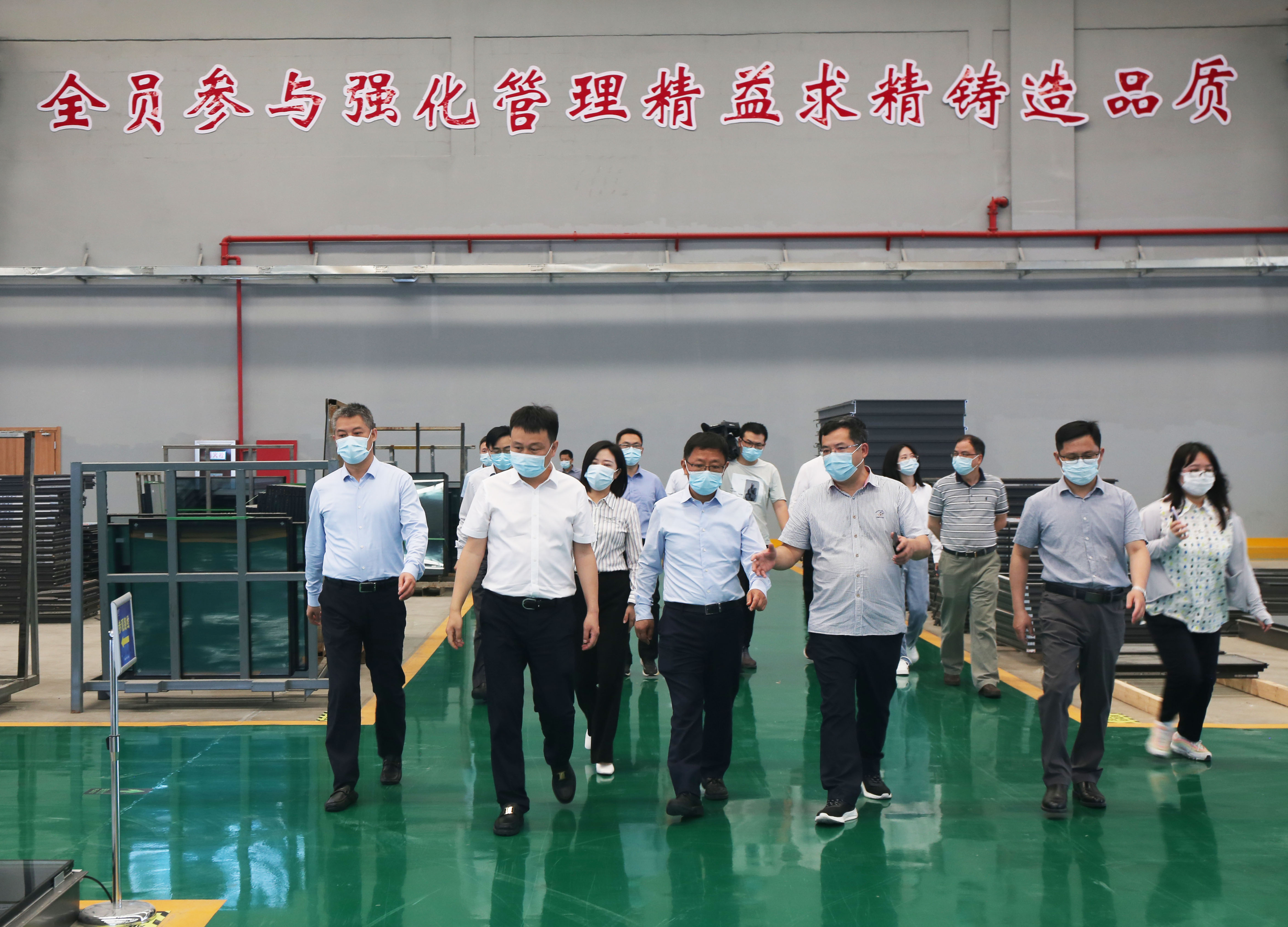 圖1-6、湯衛(wèi)華副市長調(diào)研和天下公司.jpg