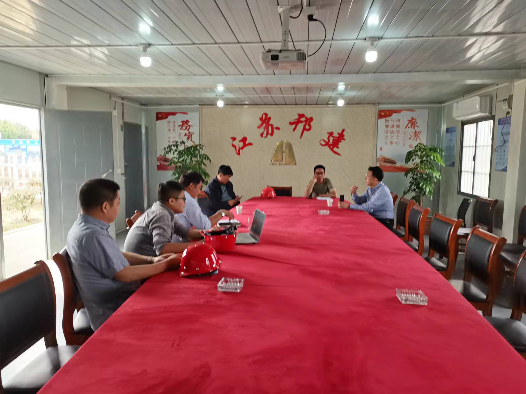 圖1-4、梁井寶總經(jīng)濟(jì)師督查掛包項(xiàng)目.jpg