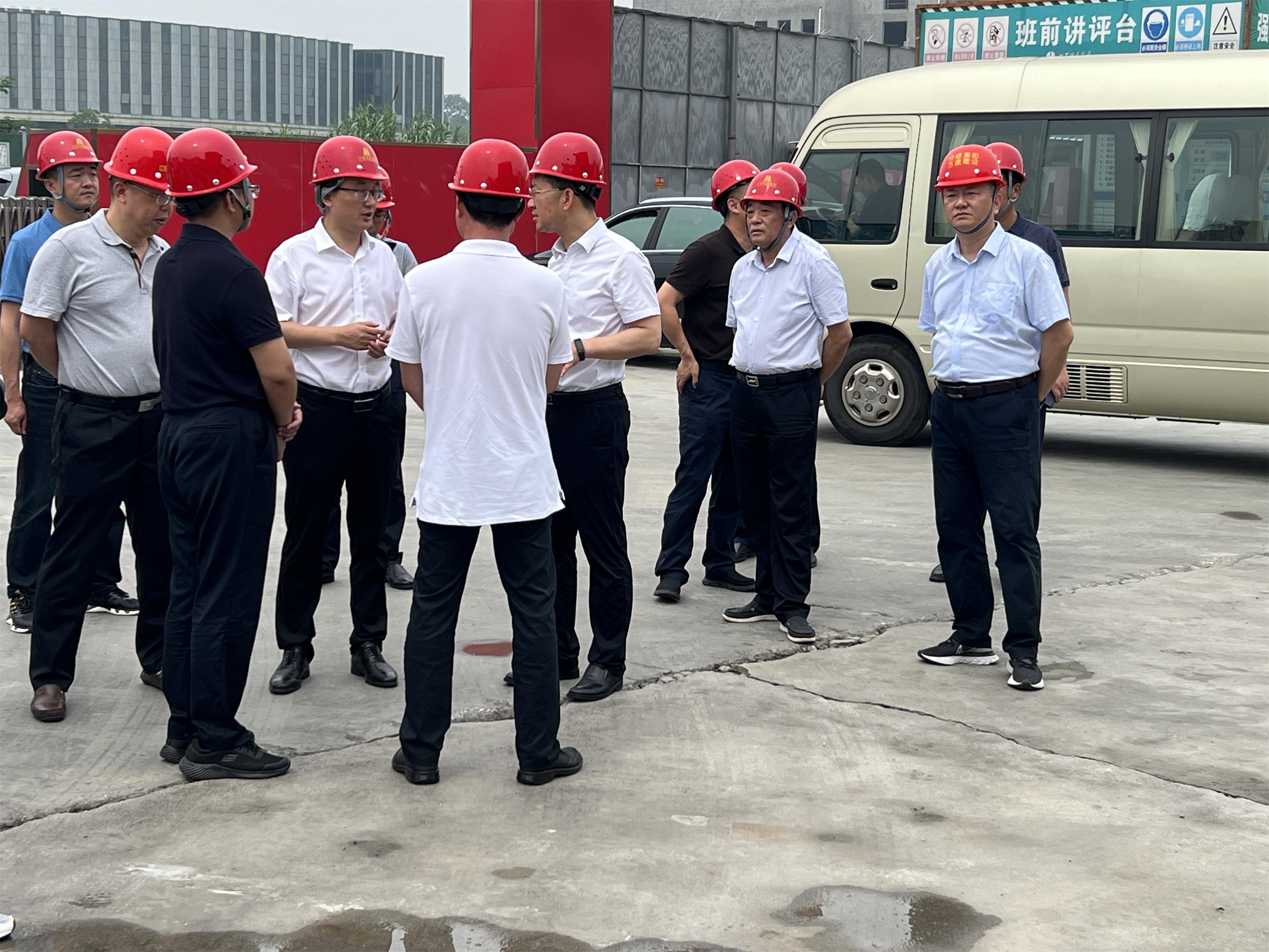 圖1-1、張新鋼書記節(jié)日安全生產(chǎn)大檢查.jpg